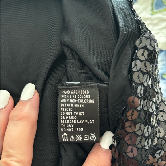 Black tank with sequins size 1X - Picture 4 of 8